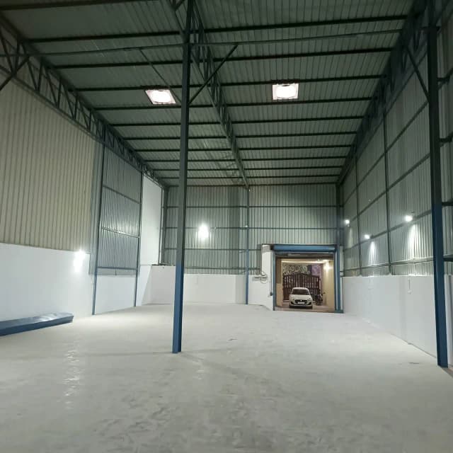 5,000 sqft warehouse in Bamnoli, Delhi