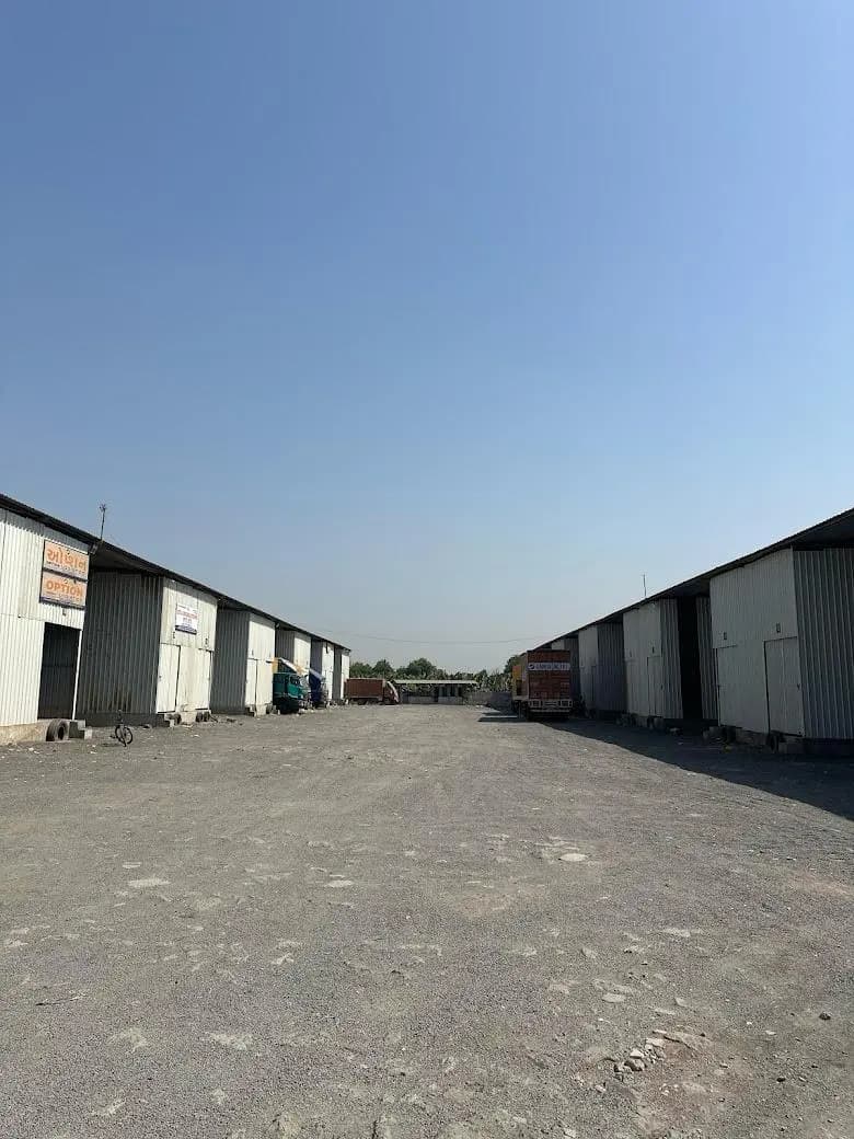 26,000 sqft warehouse in Surat, Gujarat — photo 1 of 5