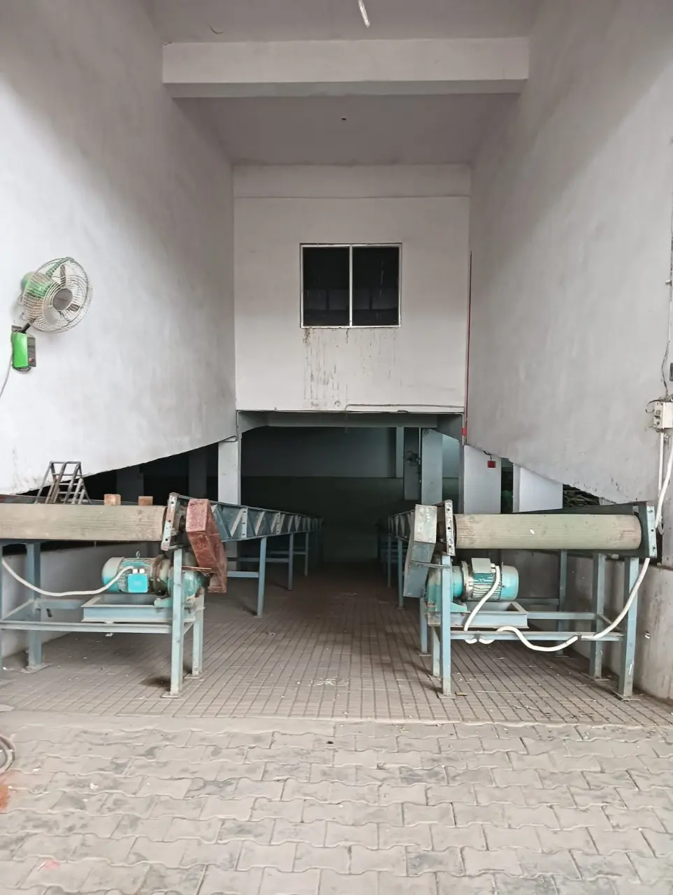 12,000 sqft warehouse in Bamnoli, Delhi — photo 1 of 21