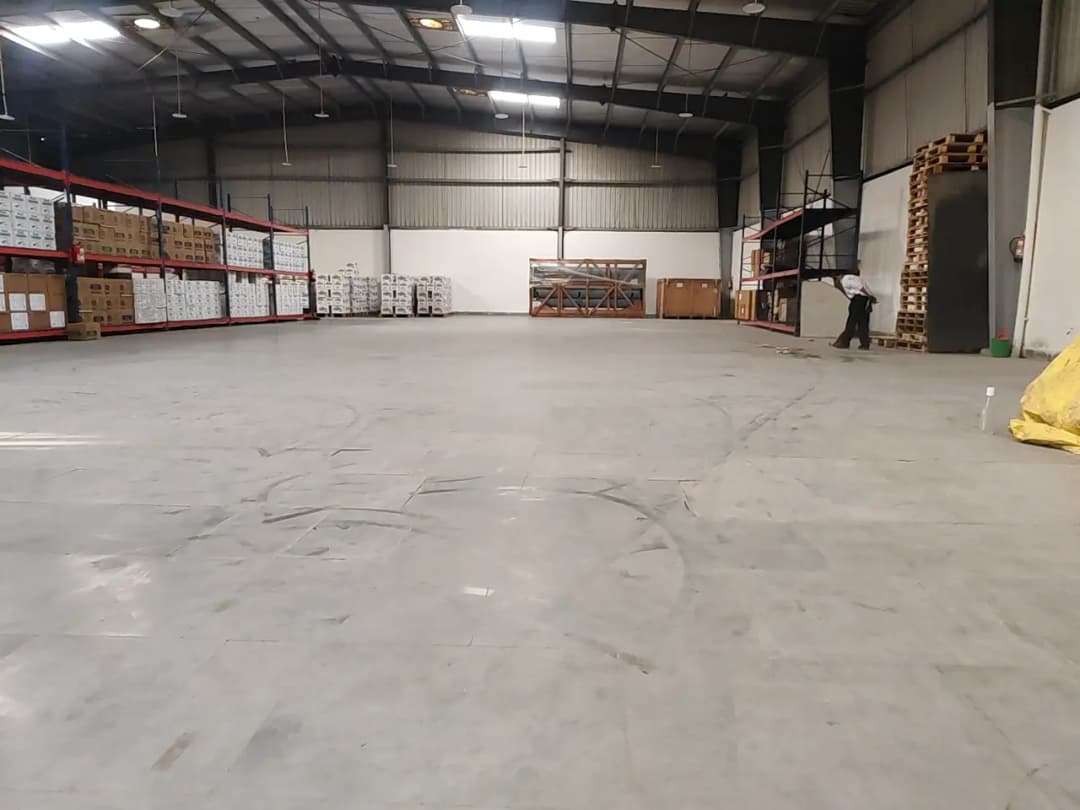 12,700 sqft warehouse in Bamnoli, Delhi — photo 1 of 3