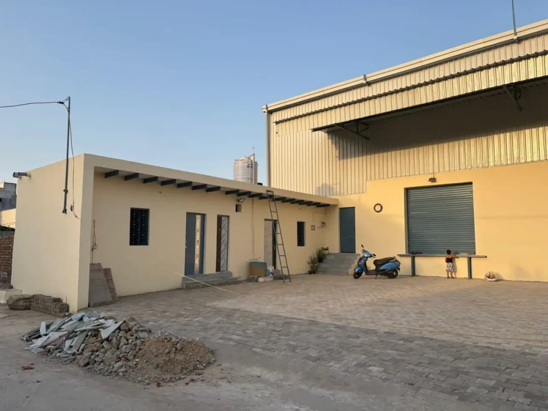 18,000 sqft warehouse in Delhi, Delhi — photo 1 of 7