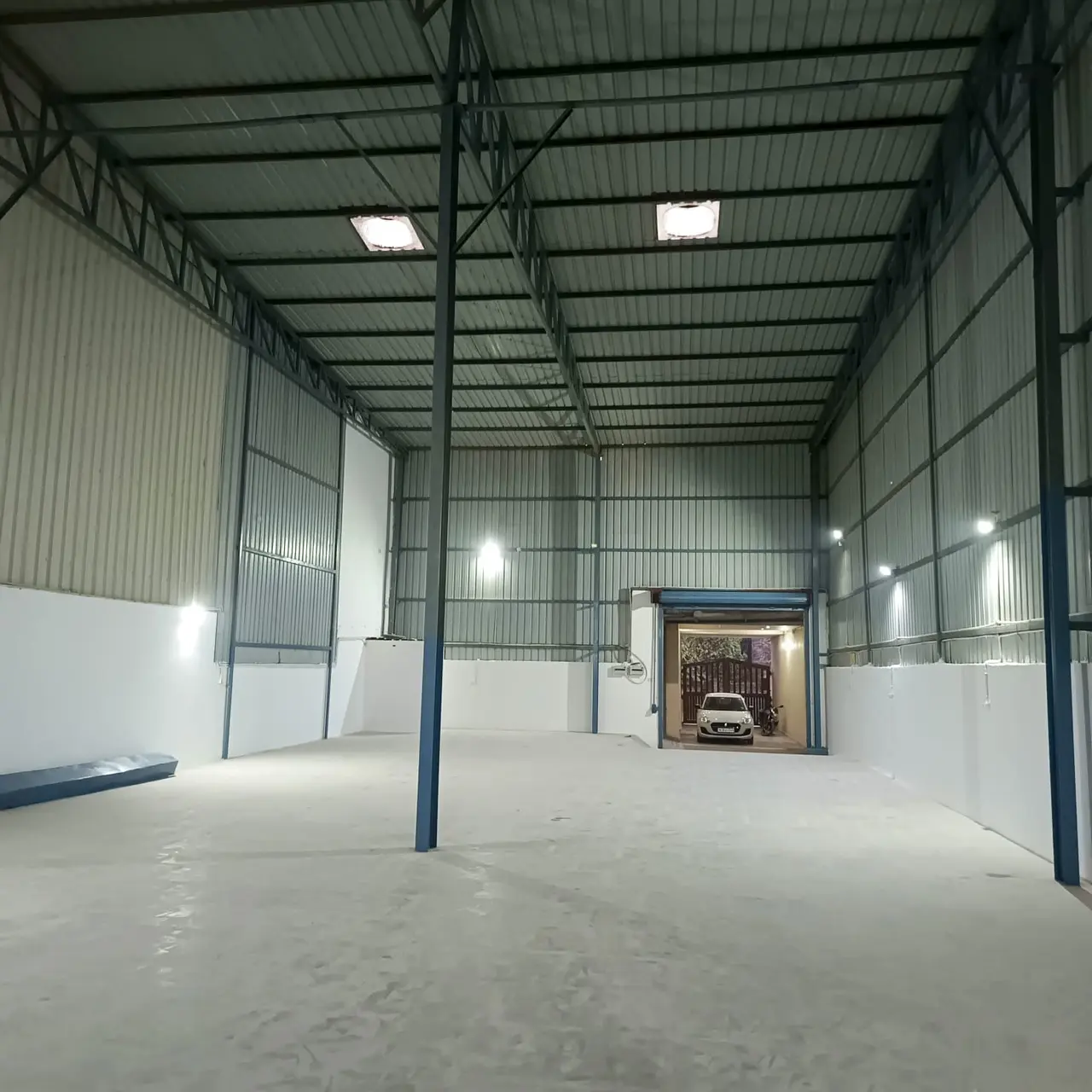 5,000 sqft warehouse in Bamnoli, Delhi — photo 1 of 7