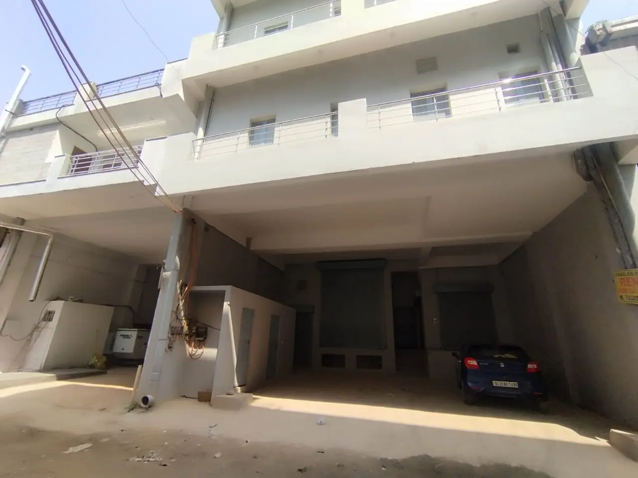 5,000 sqft warehouse in Bamnoli, Delhi — photo 1 of 4