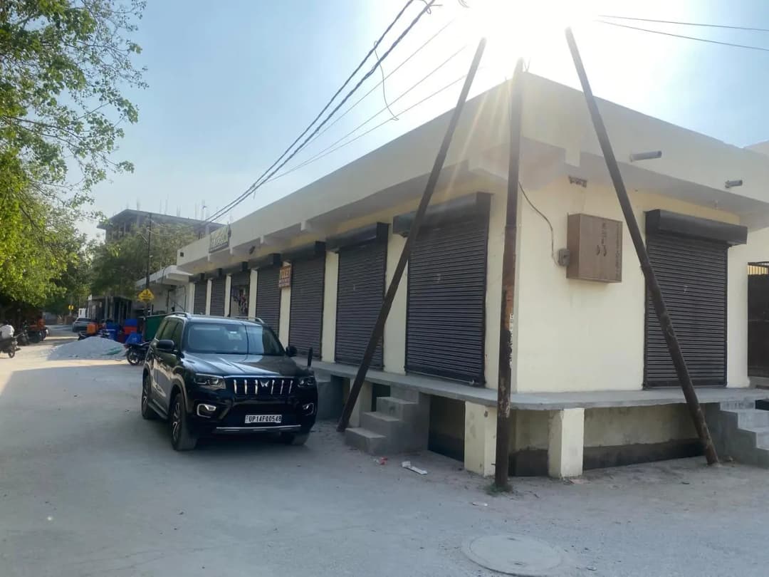 3,100 sqft warehouse in Noida, Uttar Pradesh — photo 1 of 10