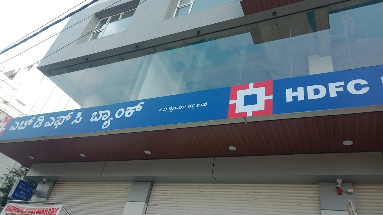 1,650 sqft warehouse in Bengaluru, Karnataka — photo 1 of 3