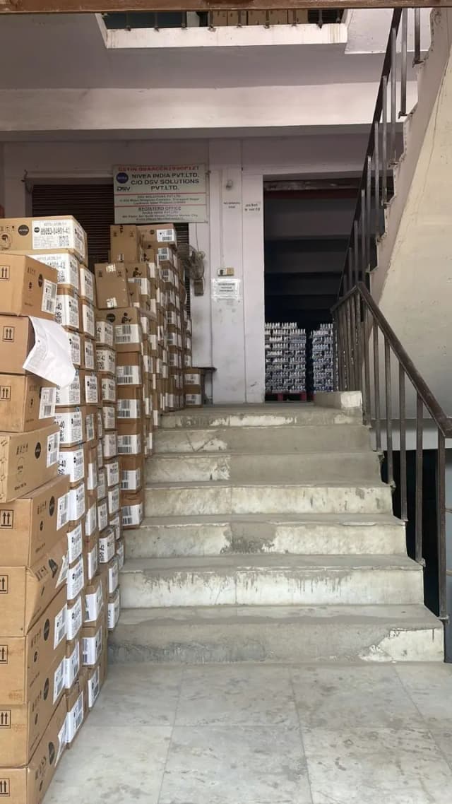 800,010,600 sqft warehouse in Lucknow, Uttar Pradesh