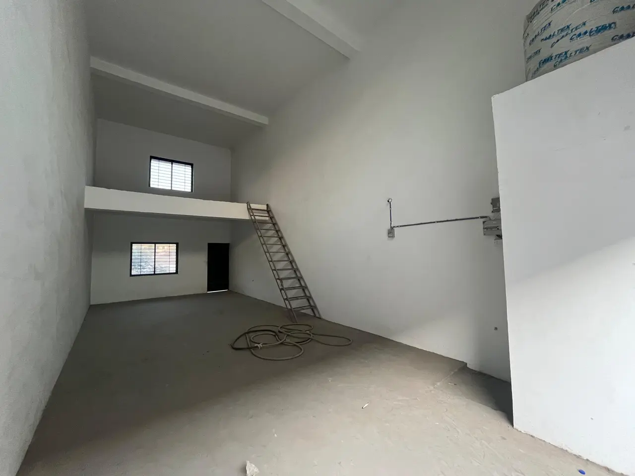 3,600 sqft warehouse in Ahmedabad, Gujarat — photo 1 of 6